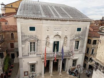 2 LOCALI A VENEZIA