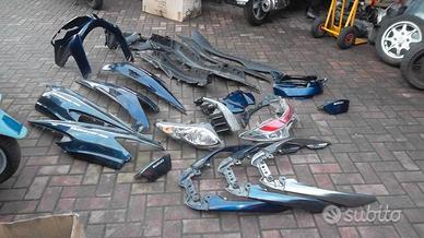 Burgman 400 07: faro pompa scudo forcella pinza