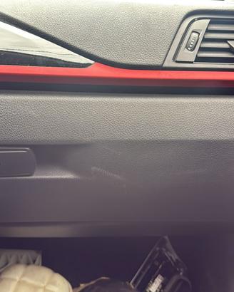 Cassetto portaoggetti BMW 320 anno 2012 station wa