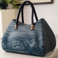 Urna Cineraria E.M. “Borsa” in Legno di Larice