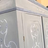 armadio piccolo  cameretta decorato