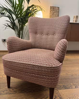 Poltrona vintage rifoderata - anni 60