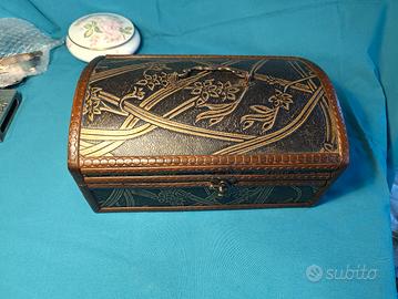 Cofanetto vintage in legno rivestito – stile Liber