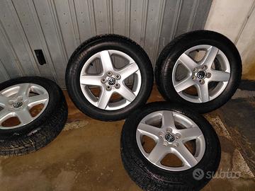 cerchi e gomme invernali da 16 per audi  vw