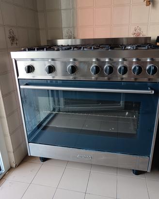 cucina in acciaio Smeg