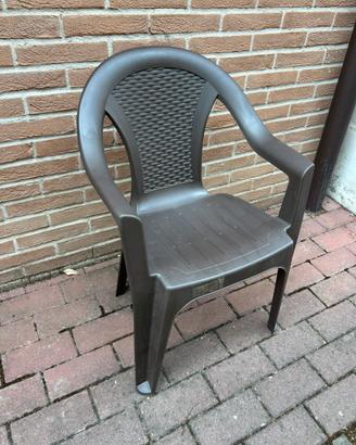 Sedia plastica robusta marrone