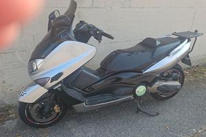 Yamaha T Max - 2004