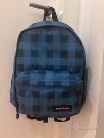 Zaino Eastpak a Scacchi Blu e Nero