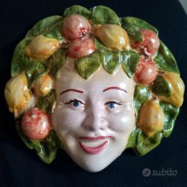 Maschera siciliana in terracotta dipinta.Nuova