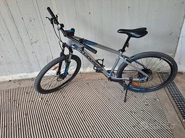 MTB Rockirder, Taglia M,  freni a disco idraulici.