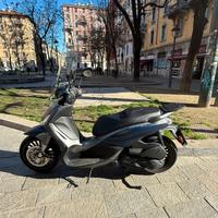 BEVERLY 300S 10/2019