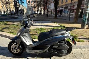 BEVERLY 300S 10/2019