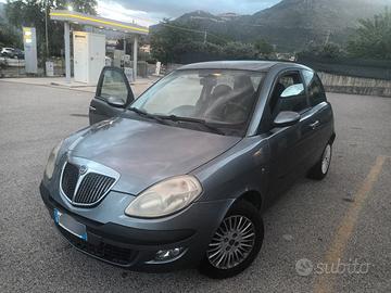 una bella macchina economica 
