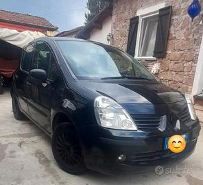 Renault Modus 1.2 16 v anche neopatentati
