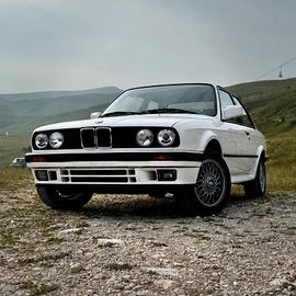 E30 325ix  (valuto scambi)