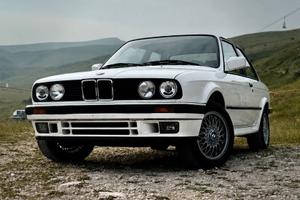 E30 325ix  (valuto scambi)