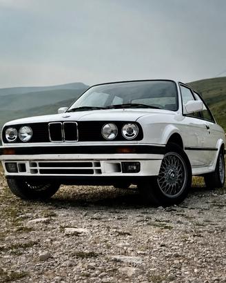 E30 325ix  (valuto scambi)