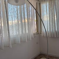 lampada da terra ad arco bianca