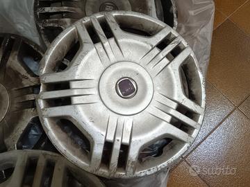 Borchie R/14 per Fiat n.4 pezzi
