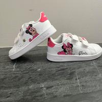 Scarpe dipinte a mano