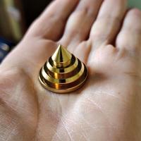 Piedini punte in lega di bronzo dorato Suono Point