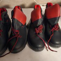 due paia di scarpe Taglia 44-45