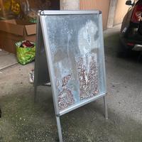 Cavalletto per negozio