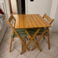 Tavolo e 2 sedie in legno piegabili