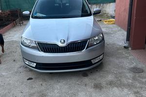 Ricambi Skoda Rapid: fari, paraurti, radiatori