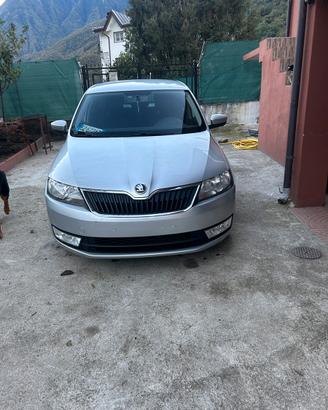 Ricambi Skoda Rapid: fari, paraurti, radiatori