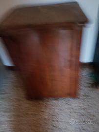 macchina da cucire con mobile integrato