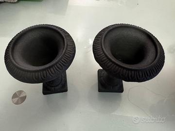 Coppia di vasi piccoli in ghisa antichi