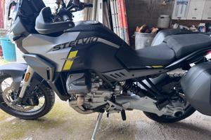 Moto Guzzi Stelvio 2024
