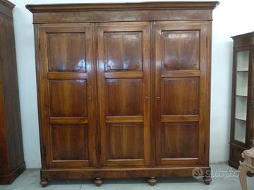 Mobili di varie epoche e stili ultimi pezzi stok