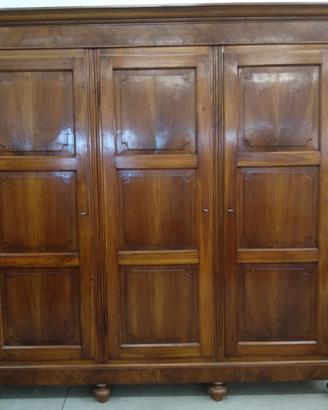 Mobili di varie epoche e stili ultimi pezzi stok