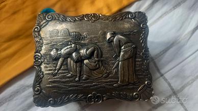 Elegante portagioie vintage con decorazioni