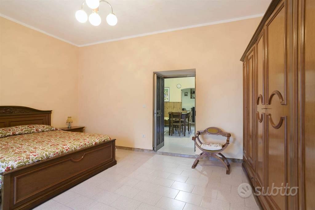 Appartamento di 198 m² con più di 5 locali a Valsi - Altro