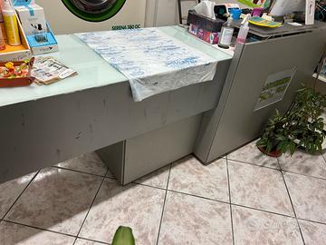 Bancone per attività commerciale