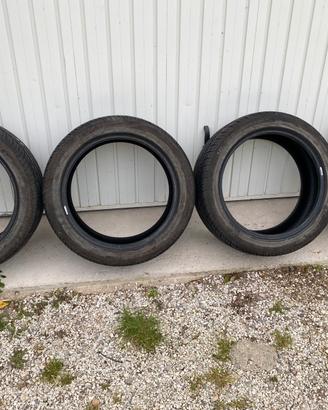 Gomme 235/45/18