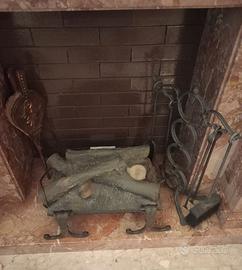 Set attrezzi per camino in ferro+ ceppo luminoso