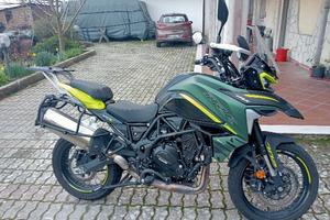  Benelli trk 702x 