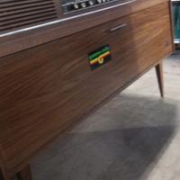 Radio con giradischi GRUNDIG anni 60/ 70.