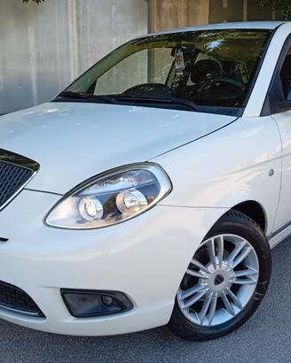 Lancia Ypsilon 1.2 69 CV Unyca BENZ/METANO