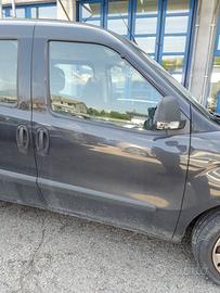 Porta anteriore dx nuda FIAT DOBLO del 2011
