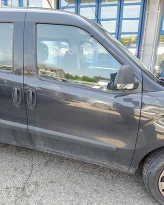 Porta anteriore dx nuda FIAT DOBLO del 2011