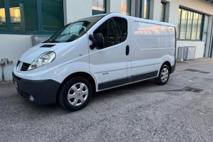 renault trafic 2000dci