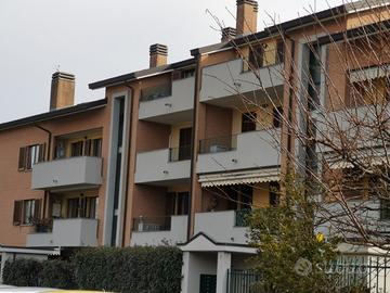 Trilocale lussuosamente arredato con terrazzo