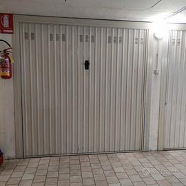 Garage in via Newton