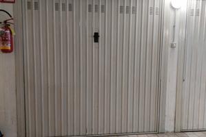 Garage in via Newton