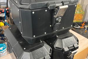 Tris Valigie GIVI Trekker Alaska – Pari al Nuovo